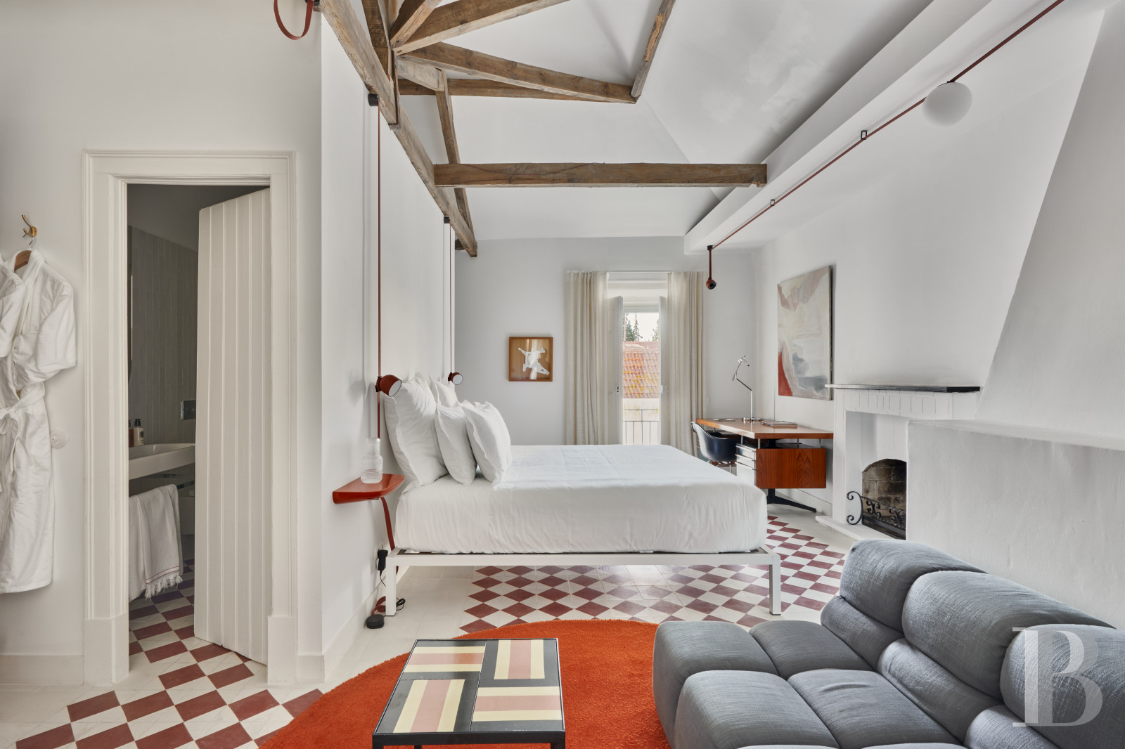 An old house renovated in contemporary design style in Alcácer do Sal, in the Alentejo region  - photo  n°32